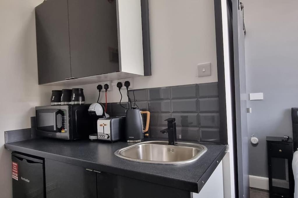 Modern 1Bedroom Studio In London Center Екстериор снимка